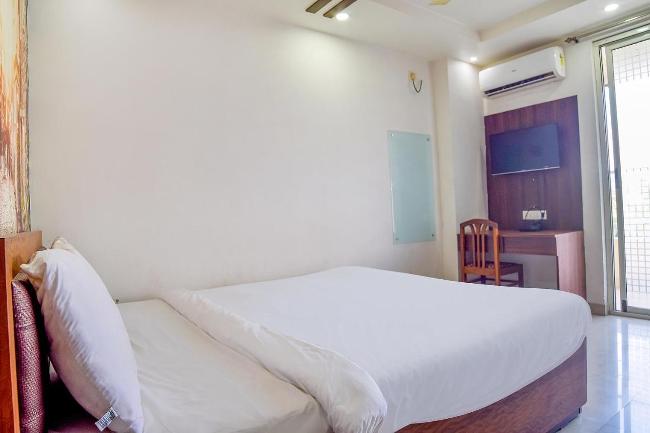 Fabhotel Ir Luxaria غاواهاتي المظهر الخارجي الصورة