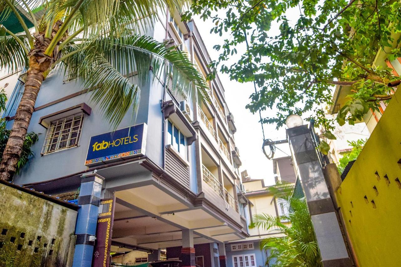 Fabhotel Ir Luxaria غاواهاتي المظهر الخارجي الصورة
